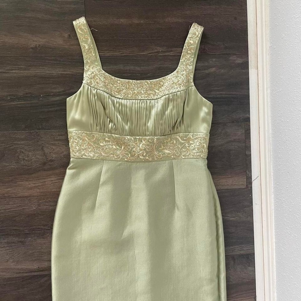 Vintage 90s / 2000s Soft Green Silk Evening Gown‎ - Picture 3 of 8